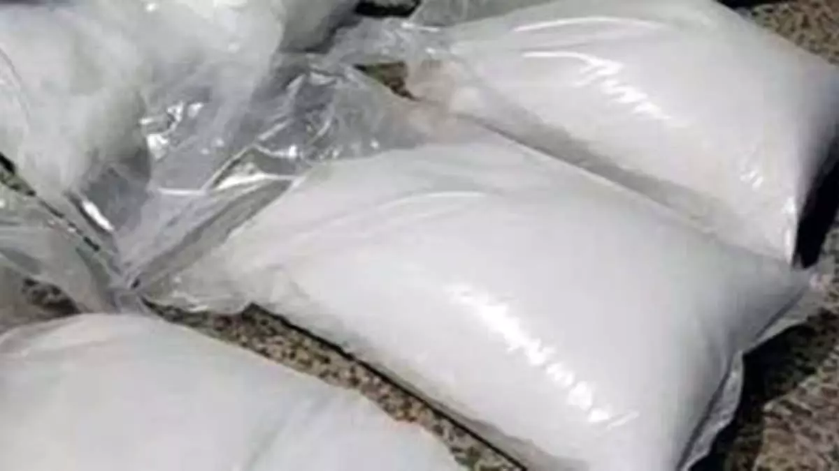 Indore : 25 लाख की एमडी ड्रग्स, गांजा और कार के साथ चार गिरफ्तार Indore : 25 लाख की एमडी ड्रग्स, गांजा और कार के साथ चार गिरफ्तार