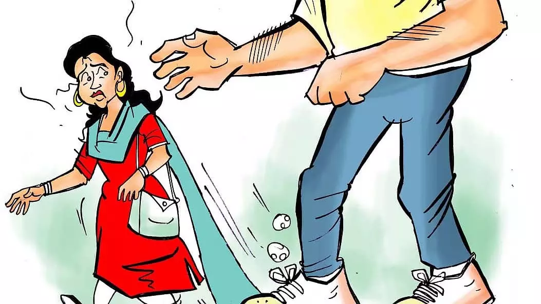 Indore : 30 वर्षीय डॉक्टर को परेशान करने और उसका पीछा करने के आरोप में व्यक्ति पर मामला दर्ज Indore : 30 वर्षीय डॉक्टर को परेशान करने और उसका पीछा करने के आरोप में व्यक्ति पर मामला दर्ज