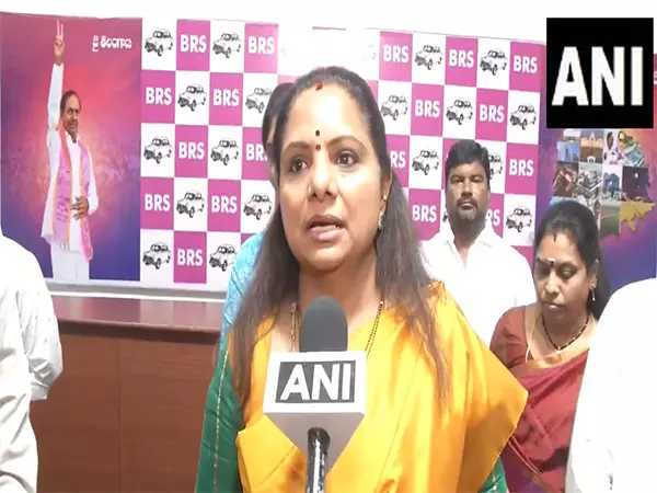सरकार टीजीआईआईसी को सार्वजनिक सूचीबद्ध कंपनी में बदलने के बाद भूमि बेचने का लक्ष्य बना रही है, K Kavitha ने आरोप लगाया सरकार टीजीआईआईसी को सार्वजनिक सूचीबद्ध कंपनी में बदलने के बाद भूमि बेचने का लक्ष्य बना रही है, K Kavitha ने आरोप लगाया