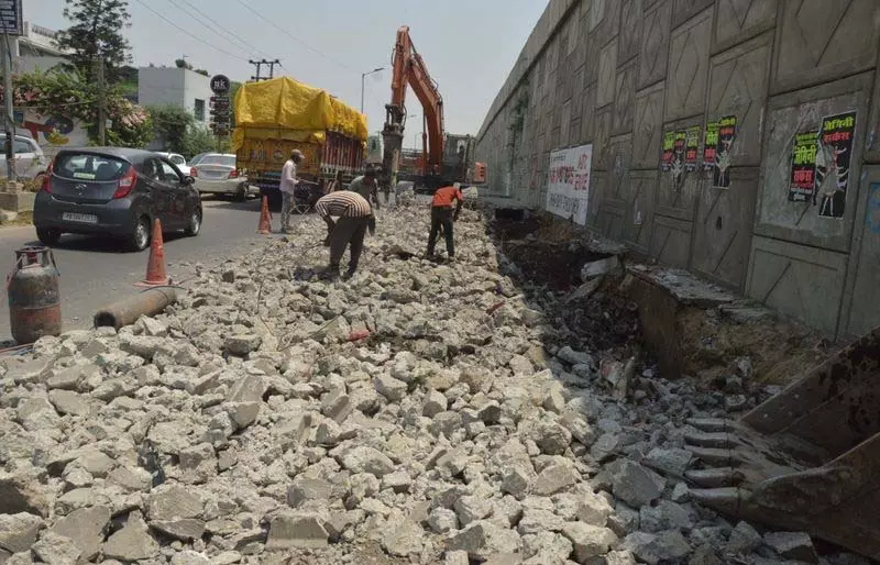 Punjab: चौबीसों घंटे नहर आधारित जलापूर्ति परियोजना का काम जोरों पर चल रहा Punjab: चौबीसों घंटे नहर आधारित जलापूर्ति परियोजना का काम जोरों पर चल रहा