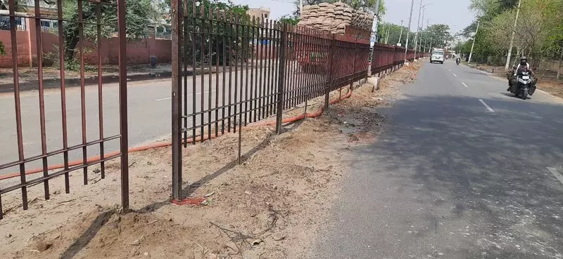 Haryana : सड़क और कार्यालय परियोजनाओं के ठप होने से सिरसा के विकास पर ब्रेक Haryana : सड़क और कार्यालय परियोजनाओं के ठप होने से सिरसा के विकास पर ब्रेक