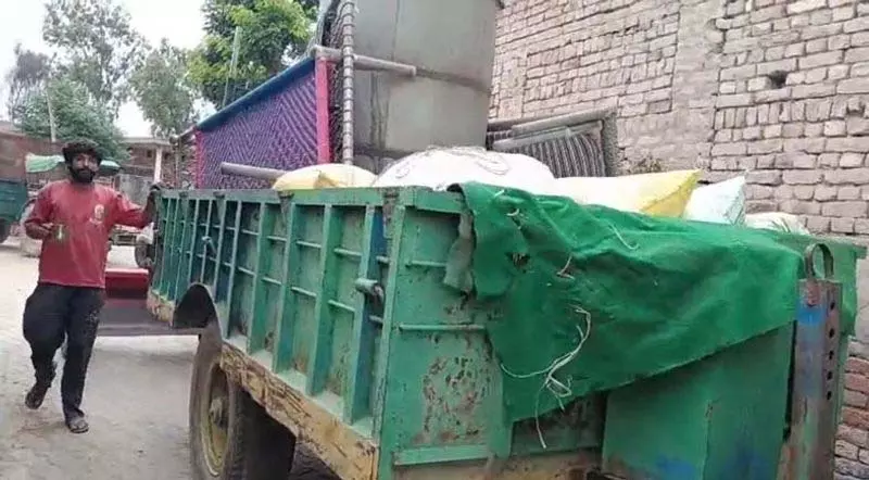 भयभीत Fazilka के ग्रामीण रात में ही सुरक्षित स्थानों पर चले गए भयभीत Fazilka के ग्रामीण रात में ही सुरक्षित स्थानों पर चले गए
