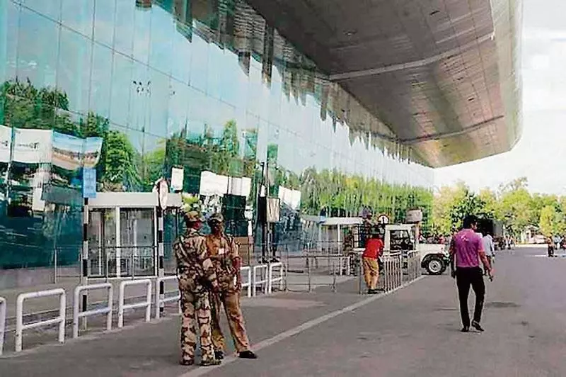 Amritsar हवाई अड्डे पर परिचालन फिर शुरू Amritsar हवाई अड्डे पर परिचालन फिर शुरू