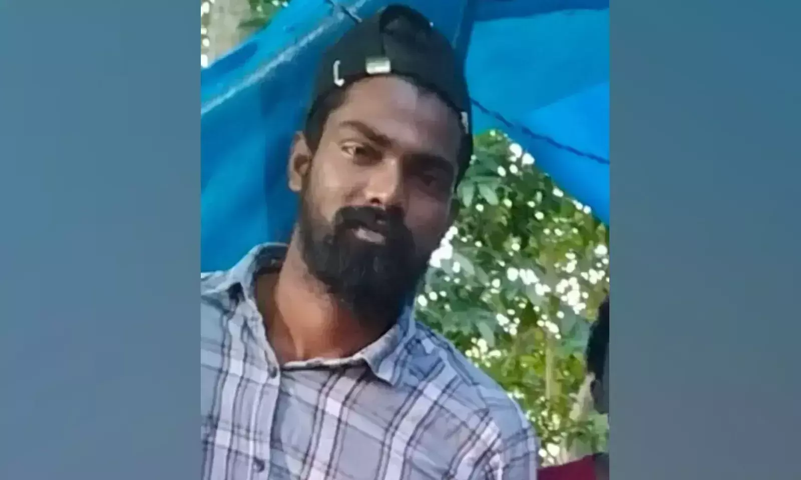 Nedumangad में बाजार में युवक की चाकू घोंपकर हत्या Nedumangad में बाजार में युवक की चाकू घोंपकर हत्या