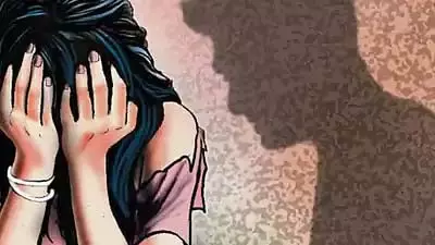 MP : ग्वालियर में एक व्यक्ति ने 38 वर्षीय सैलून कर्मचारी के साथ बलात्कार किया MP : ग्वालियर में एक व्यक्ति ने 38 वर्षीय सैलून कर्मचारी के साथ बलात्कार किया