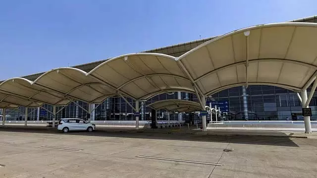 Chandigarh : हवाई अड्डे पर उड़ान परिचालन फिर से शुरू Chandigarh : हवाई अड्डे पर उड़ान परिचालन फिर से शुरू