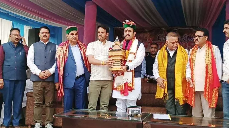 जलोड़ी जोत सुरंग के लिए 3 हजार करोड़ रुपये मंजूर: Vikramaditya जलोड़ी जोत सुरंग के लिए 3 हजार करोड़ रुपये मंजूर: Vikramaditya