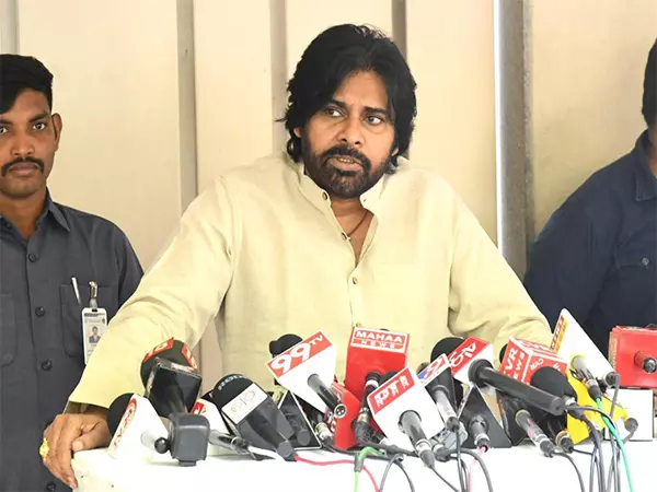 चिकित्सा क्षेत्र में नर्सों की सेवाएं सराहनीय: उपमुख्यमंत्री पवन कल्याण चिकित्सा क्षेत्र में नर्सों की सेवाएं सराहनीय: उपमुख्यमंत्री पवन कल्याण