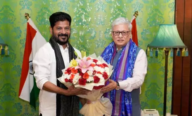 Telangana : सीएम रेवंत रेड्डी ने राज्यपाल जिष्णु देव वर्मा से मुलाकात की Telangana : सीएम रेवंत रेड्डी ने राज्यपाल जिष्णु देव वर्मा से मुलाकात की