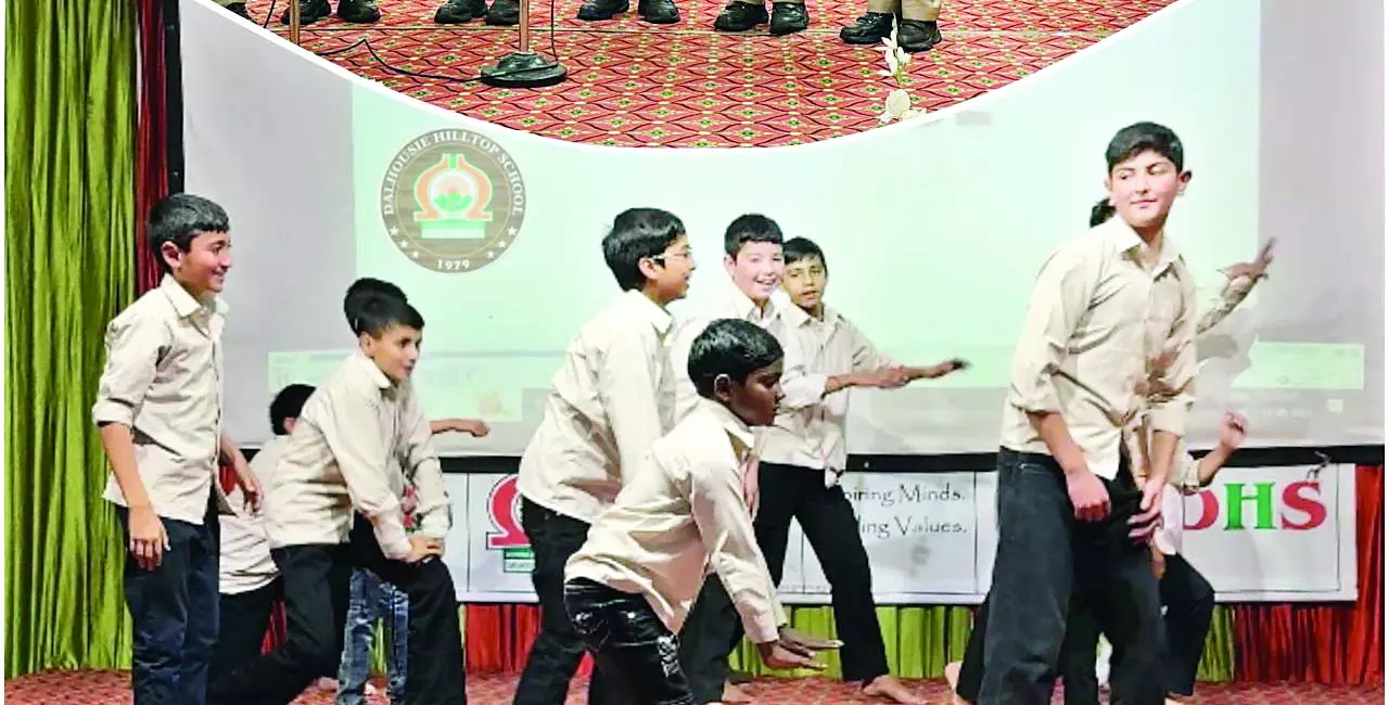 डलहौजी हिलटॉप स्कूल में मातृ दिवस की धूम डलहौजी हिलटॉप स्कूल में मातृ दिवस की धूम