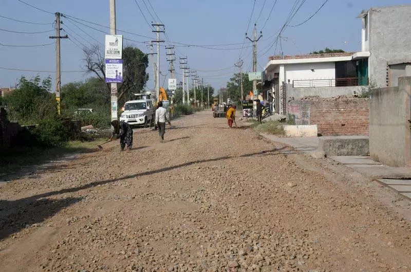 Chhapar चिरी सड़क के लिए 3.77 करोड़ रुपये Chhapar चिरी सड़क के लिए 3.77 करोड़ रुपये