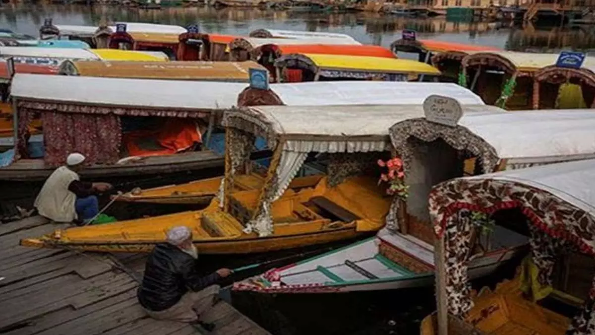 सीमा पर तनाव के कारण 90 % पर्यटकों ने उत्तर भारत की यात्रा रद्द कर दी सीमा पर तनाव के कारण 90 % पर्यटकों ने उत्तर भारत की यात्रा रद्द कर दी