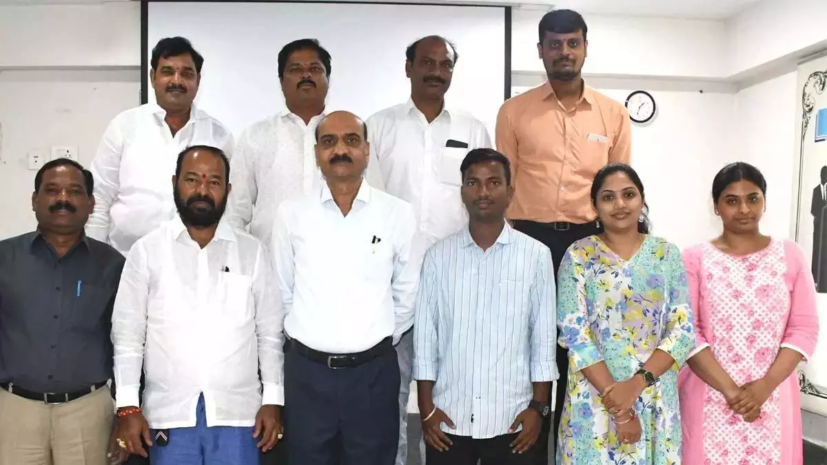 प्रतिभागियों का मंच का डर आत्मविश्वास से भरे भाषण में बदल गया प्रतिभागियों का मंच का डर आत्मविश्वास से भरे भाषण में बदल गया
