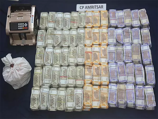 पंजाब पुलिस ने तुर्की स्थित तस्कर नवप्रीत सिंह से जुड़े ड्रग गिरोह का भंडाफोड़ किया, 3 गिरफ्तार पंजाब पुलिस ने तुर्की स्थित तस्कर नवप्रीत सिंह से जुड़े ड्रग गिरोह का भंडाफोड़ किया, 3 गिरफ्तार