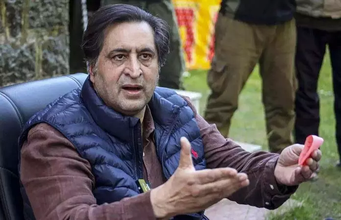 SRINAGAR: लोन ने सरकार से गोलाबारी में हुए नुकसान का आकलन करने का आग्रह किया SRINAGAR: लोन ने सरकार से गोलाबारी में हुए नुकसान का आकलन करने का आग्रह किया