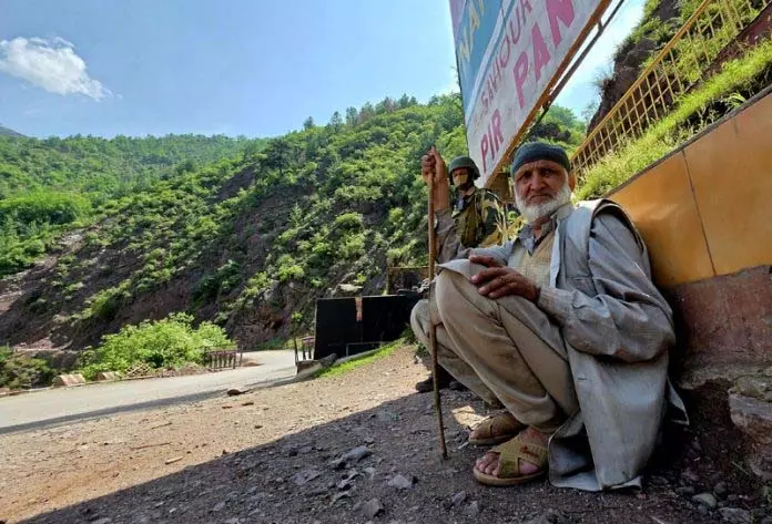 युद्ध विराम से Uri में राहत मिली, बंदूकें शांत हुईं युद्ध विराम से Uri में राहत मिली, बंदूकें शांत हुईं