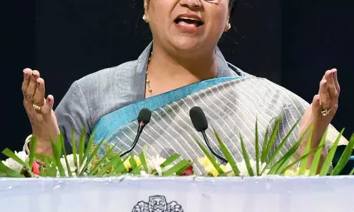 Delhi: मुख्यमंत्री रेखा गुप्ता ने 400 महिला डॉक्टरों को सम्मानित किया Delhi: मुख्यमंत्री रेखा गुप्ता ने 400 महिला डॉक्टरों को सम्मानित किया