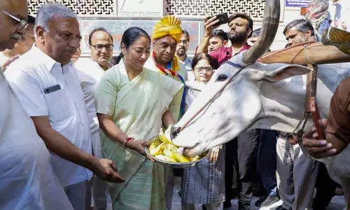 Delhi: CM Rekha ने रथ यात्रा में लिया भाग, कहा–अस्पताल पूरी तरह तैयार Delhi: CM Rekha ने रथ यात्रा में लिया भाग, कहा–अस्पताल पूरी तरह तैयार