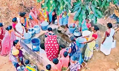 Odisha : सीमावर्ती गांवों में प्यास का रोना Odisha : सीमावर्ती गांवों में प्यास का रोना