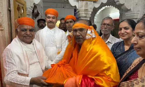 Jaipur: विधानसभा अध्यक्ष देवनानी ने किए प्रभु श्रीनाथजी के दर्शन