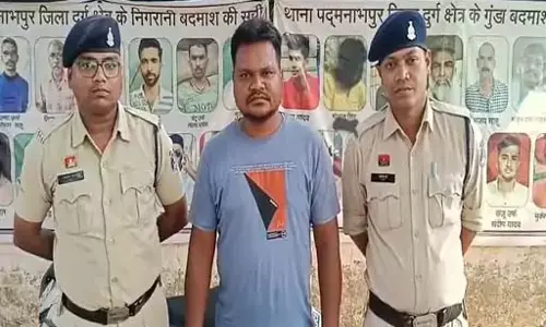 जेल प्रहरी गिरफ्तार, कैदियों के परिजनों से करता था अवैध वसूली