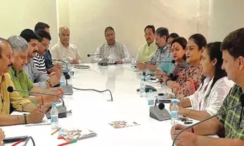 भाजपा नेतृत्व ने जम्मू-कश्मीर स्थिति की समीक्षा की भाजपा नेतृत्व ने जम्मू-कश्मीर स्थिति की समीक्षा की