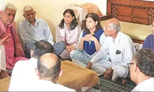 उपराज्यपाल ने दिवंगत अधिकारी आरके थापा के आवास का दौरा किया