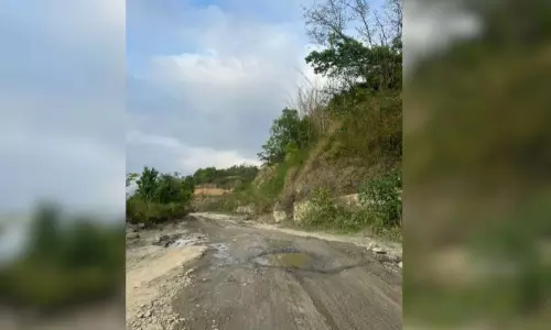 Nagaland: चाखेसांग के छात्रों ने NH-29 को अवरुद्ध किया, NHIDCL, सरकारी वाहनों को रोका Nagaland: चाखेसांग के छात्रों ने NH-29 को अवरुद्ध किया, NHIDCL, सरकारी वाहनों को रोका