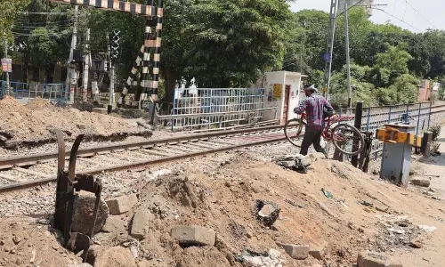 Jalandhar: रेलवे क्रॉसिंग सी-7 को स्थायी रूप से बंद करने पर अर्बन एस्टेट निवासियों ने विरोध की धमकी दी