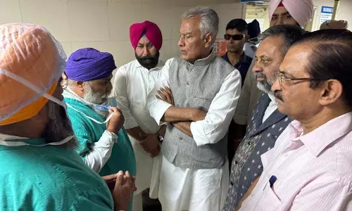 Sunil Jakhar ने पंजाब के लिए विशेष दर्जा मांगा, सीमावर्ती राज्य होने से अर्थव्यवस्था प्रभावित Sunil Jakhar ने पंजाब के लिए विशेष दर्जा मांगा, सीमावर्ती राज्य होने से अर्थव्यवस्था प्रभावित