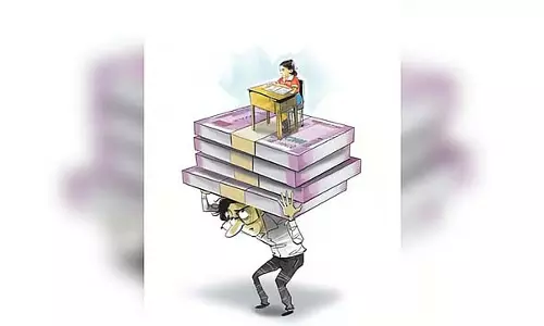 Bengaluru: स्कूल फीस में 10% से अधिक की वृद्धि से अभिभावक निराश Bengaluru: स्कूल फीस में 10% से अधिक की वृद्धि से अभिभावक निराश
