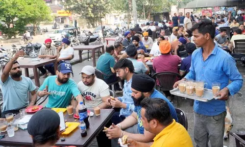 संघर्ष विराम के बाद Punjab के बाजार सामान्य हो गए, लेकिन स्कूल बंद रहेंगे संघर्ष विराम के बाद Punjab के बाजार सामान्य हो गए, लेकिन स्कूल बंद रहेंगे