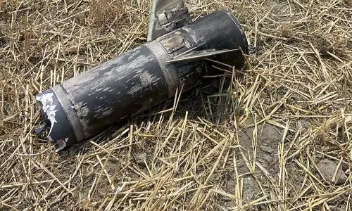Punjab: सीमावर्ती क्षेत्र के निवासियों ने राहत की सांस ली, सुरक्षा बल अभी भी अलर्ट पर Punjab: सीमावर्ती क्षेत्र के निवासियों ने राहत की सांस ली, सुरक्षा बल अभी भी अलर्ट पर