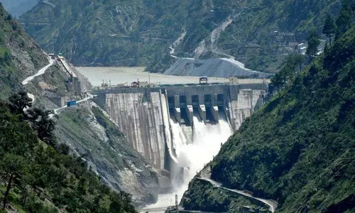 J&K: दो बांधों के गेट खोले गए, पाकिस्तान में चेनाब नदी का प्रवाह बढ़ा