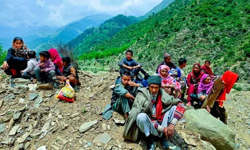Police ने जिंदा बमों को चिह्नित किया, विस्थापित निवासियों को घर वापस जाने की चेतावनी दी