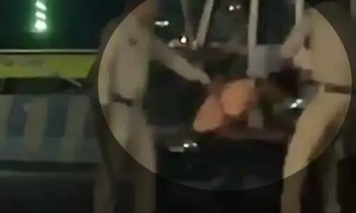 आइसक्रीम वाले ने एसएसपी से की शिकायत, दो पुलिस वाले के खिलाफ जांच शुरू