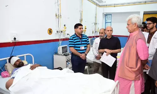 LG Sinha ने घायल नागरिकों से मुलाकात की, पूर्ण सहायता का वादा किया