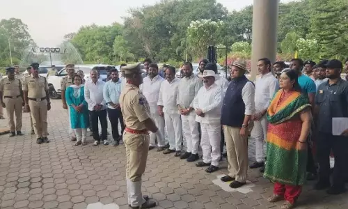 मंत्री के उत्साहवर्धक भाषण ने चेरलापल्ली में कैदियों को किया प्रेरित मंत्री के उत्साहवर्धक भाषण ने चेरलापल्ली में कैदियों को किया प्रेरित