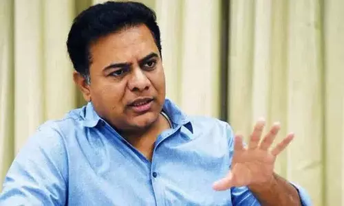 Pochampalli में धान खरीद केंद्र पर किसान की मौत