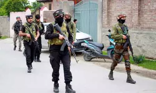LOC और अंतरराष्ट्रीय सीमा पर शांति के बीच सुरक्षा बल सतर्क LOC और अंतरराष्ट्रीय सीमा पर शांति के बीच सुरक्षा बल सतर्क