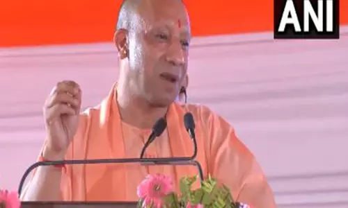 CM Yogi ने गोरखपुर में प्रमुख कल्याणकारी परियोजनाओं का शुभारंभ किया