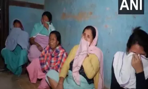 मणिपुर ने ड्यूटी के दौरान शहीद हुए BSF कांस्टेबल दीपक चिंगाखम के निधन पर शोक जताया मणिपुर ने ड्यूटी के दौरान शहीद हुए BSF कांस्टेबल दीपक चिंगाखम के निधन पर शोक जताया