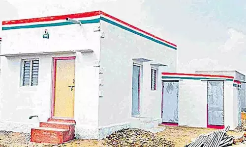 Telangana कांग्रेस शासन में ऋण-संबंधी कल्याणकारी योजनाएं लाभार्थियों पर बोझ बन रही Telangana कांग्रेस शासन में ऋण-संबंधी कल्याणकारी योजनाएं लाभार्थियों पर बोझ बन रही