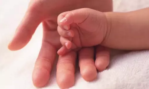 UP : 17 नवजात लड़कियों का नाम सिंदूर रखा गया, माता-पिता ने इसे सम्मान बताया UP : 17 नवजात लड़कियों का नाम सिंदूर रखा गया, माता-पिता ने इसे सम्मान बताया