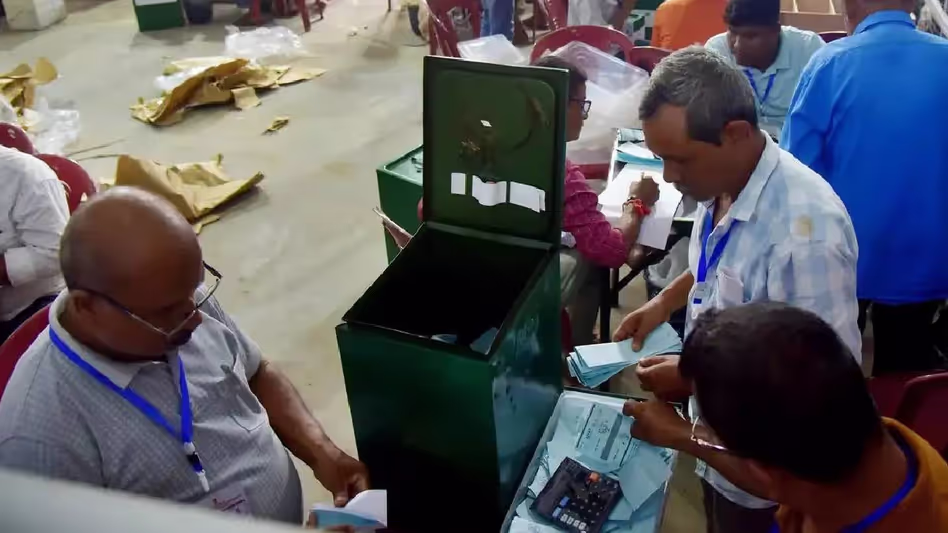 Assam : धुबरी जिला परिषद चुनाव में कांग्रेस, भाजपा और एआईयूडीएफ के बीच कड़ी टक्कर Assam : धुबरी जिला परिषद चुनाव में कांग्रेस, भाजपा और एआईयूडीएफ के बीच कड़ी टक्कर