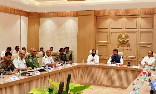CM आधिकारिक आवास वर्षा में शीर्ष सुरक्षा अधिकारियों के साथ उच्च स्तरीय सुरक्षा आकलन बैठक की