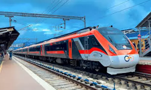 Jhansi: वंदे भारत अब रुकेगी पीताम्बरा धाम दतिया स्टेशन पर, 13 मई से होगा लागू Jhansi: वंदे भारत अब रुकेगी पीताम्बरा धाम दतिया स्टेशन पर, 13 मई से होगा लागू