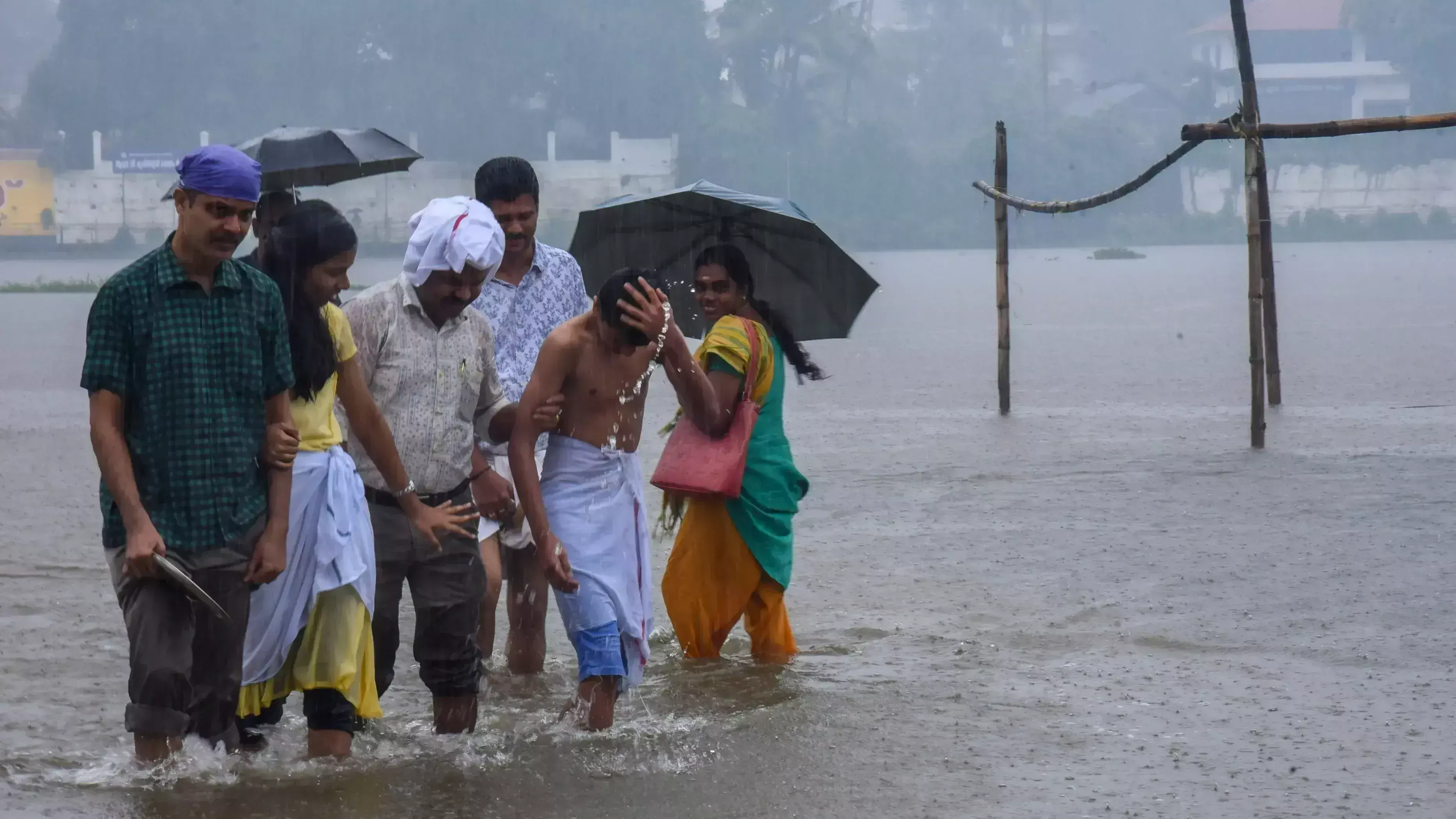 Kerala में भारी बारिश की संभावना; इन जिलों के लोगों को सतर्क रहने को कहा गया