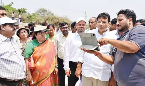 Telangana : त्रिवेणी संगम पर काशी के विद्वानों के साथ आरती Telangana : त्रिवेणी संगम पर काशी के विद्वानों के साथ आरती