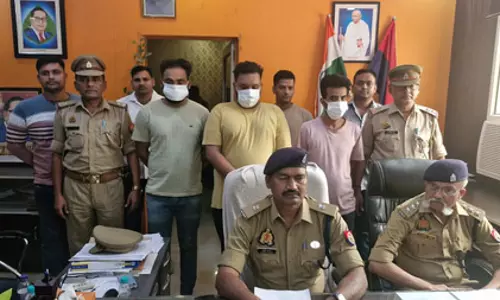 2.50 करोड़ के 603 मोबाइल फोन बरामद, कंपनी के ड्राइवर समेत तीन गिरफ्तार 2.50 करोड़ के 603 मोबाइल फोन बरामद, कंपनी के ड्राइवर समेत तीन गिरफ्तार